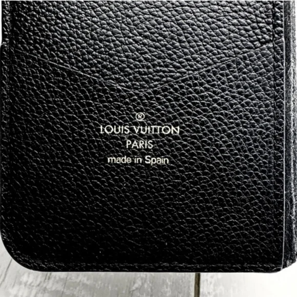 Louis Vuitton Black Leather Mono Folio Case Fits Most I Phones - Picture 6 of 9